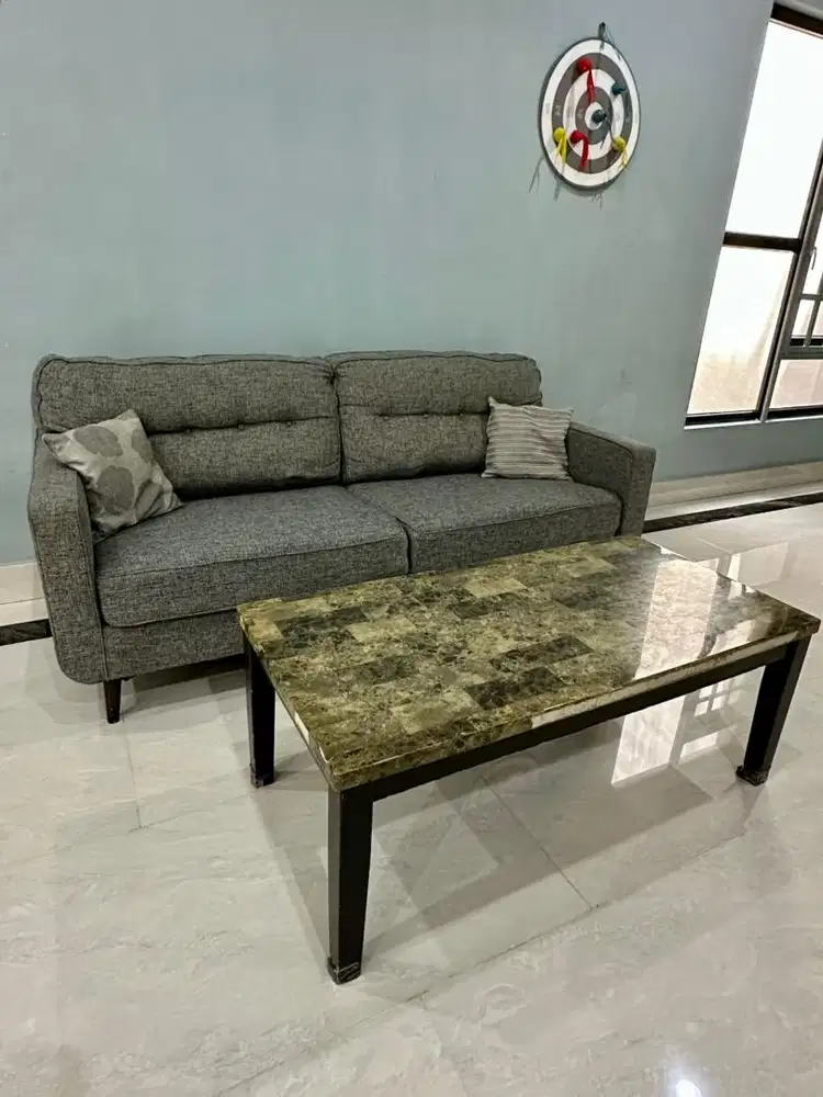 Sofa dan meja tamu Ashley Informa