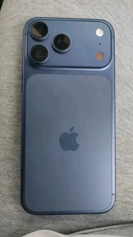FOR SALE IPHONE 17 PRO MAX LIKE NEW