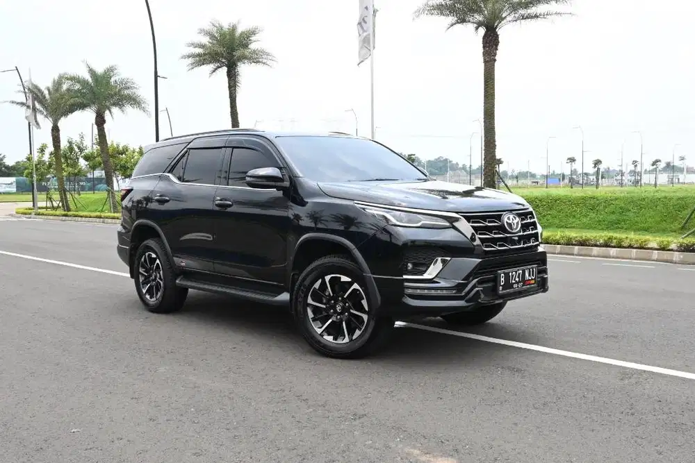 Toyota Fortuner VRZ GR 2.8 2022 Black - Ready Barcode