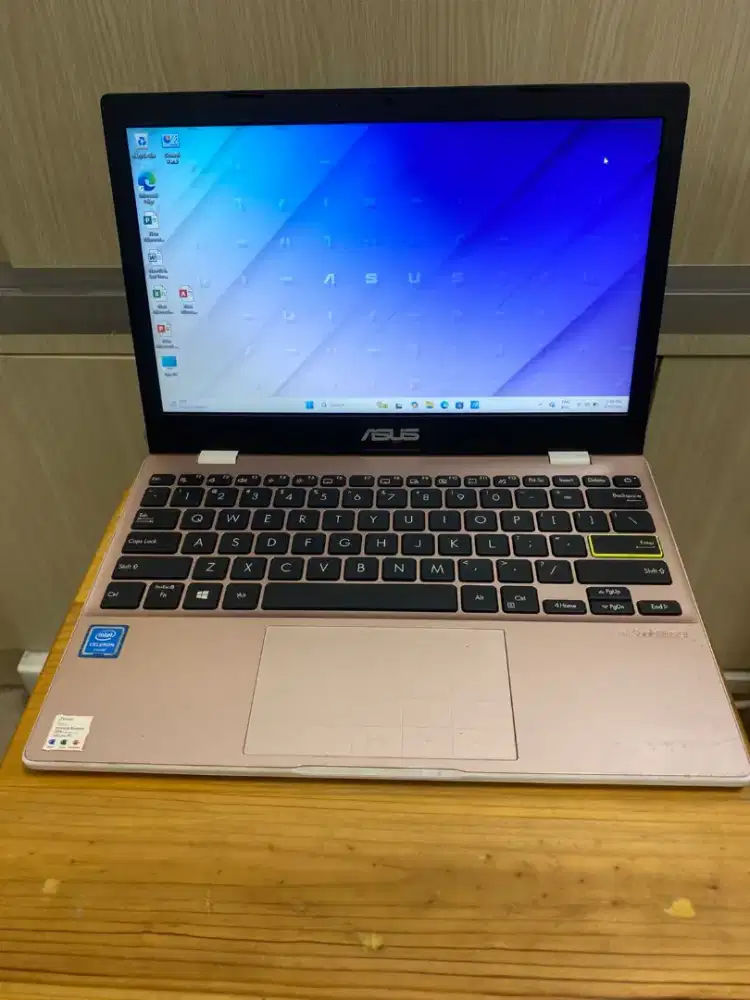 Asus E210M Rose Gold slim
