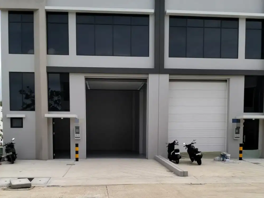 Disewakan Gudang Bizpark Pik 2, Ukuran 12X20m2, Posisi Hoek