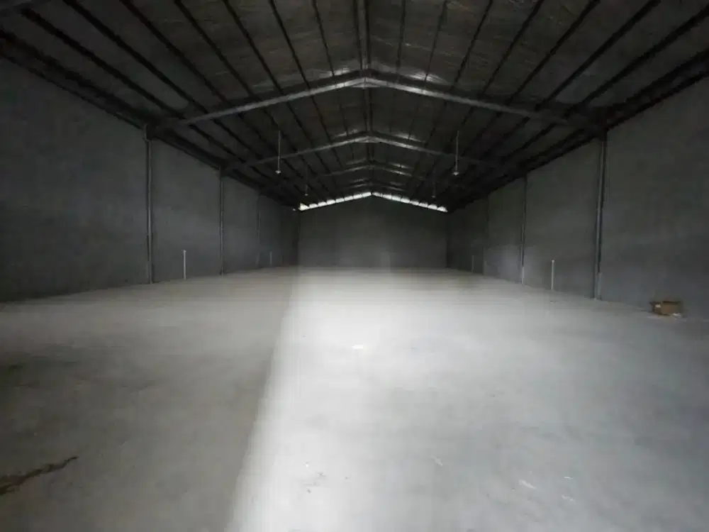 Pergudangan Romokalisari Baru Modern Loading Dock