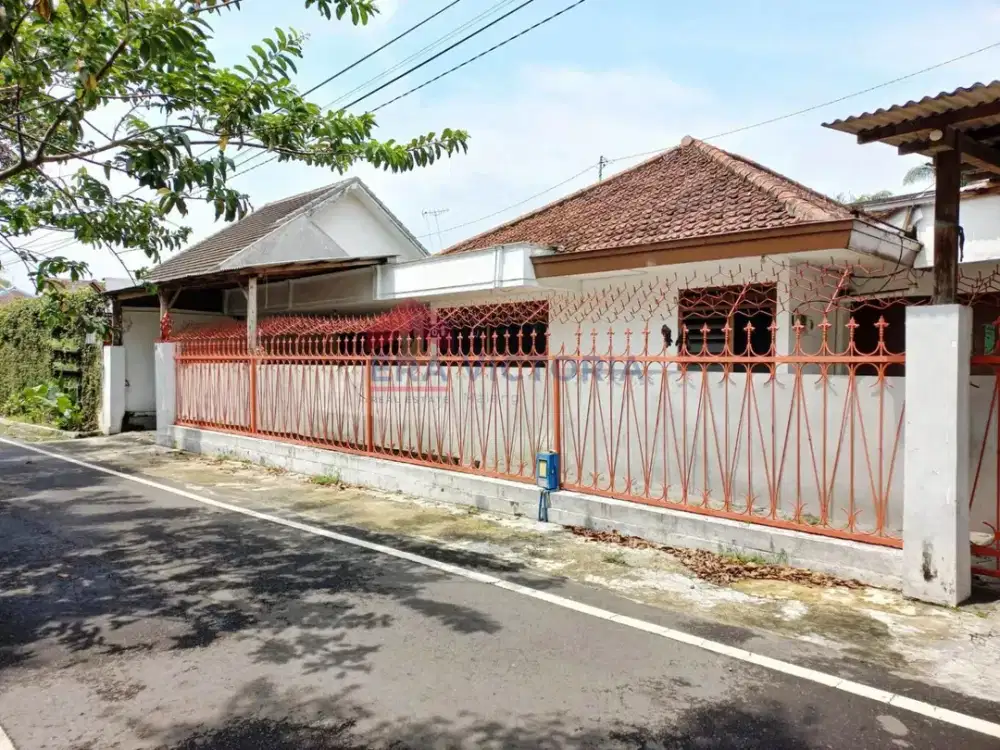 Rumah One Gate System Dekat Mall Olympic Garden Malang Siap Huni Terawat