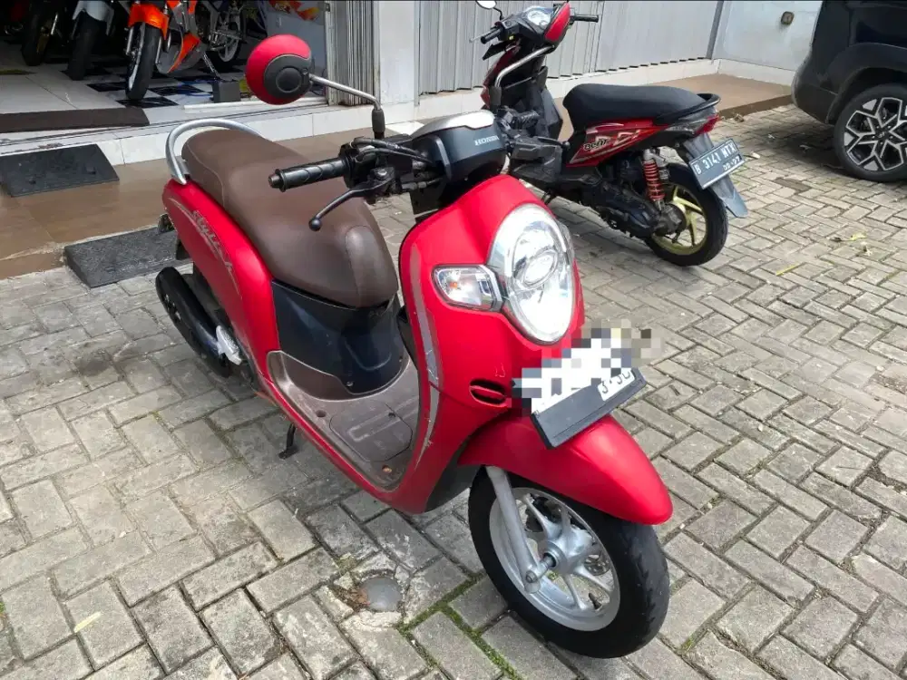 Dijual Honda Scoopy Warna Merah dop 2020