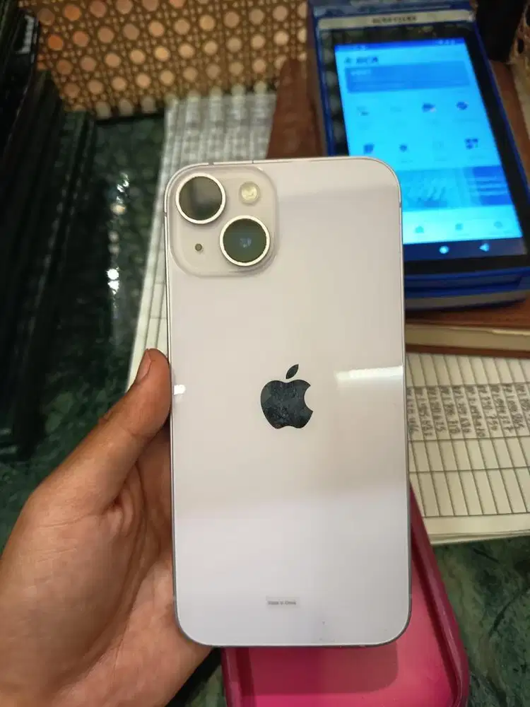 Iphone 14 purple