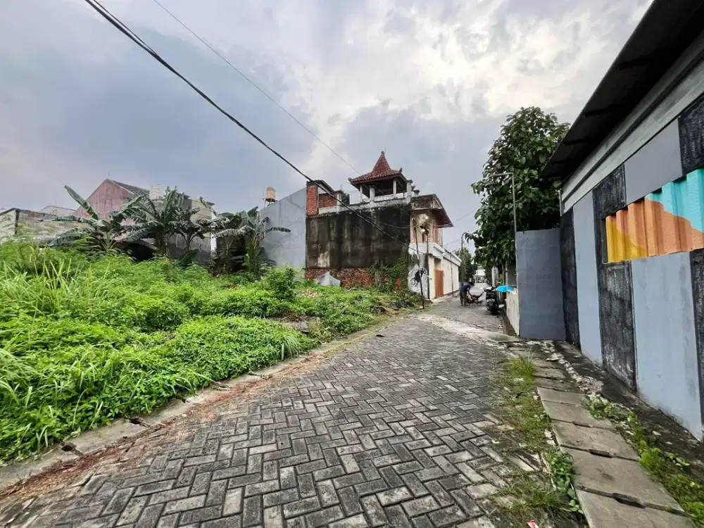 Tanah Dijual Luas 165 m2 - Dekat Pasar Modern Graha Raya