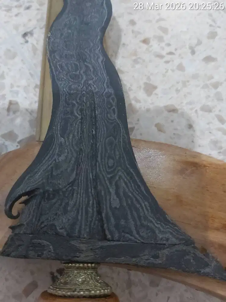 Dimaharkan Keris Sengkelat Luk 13