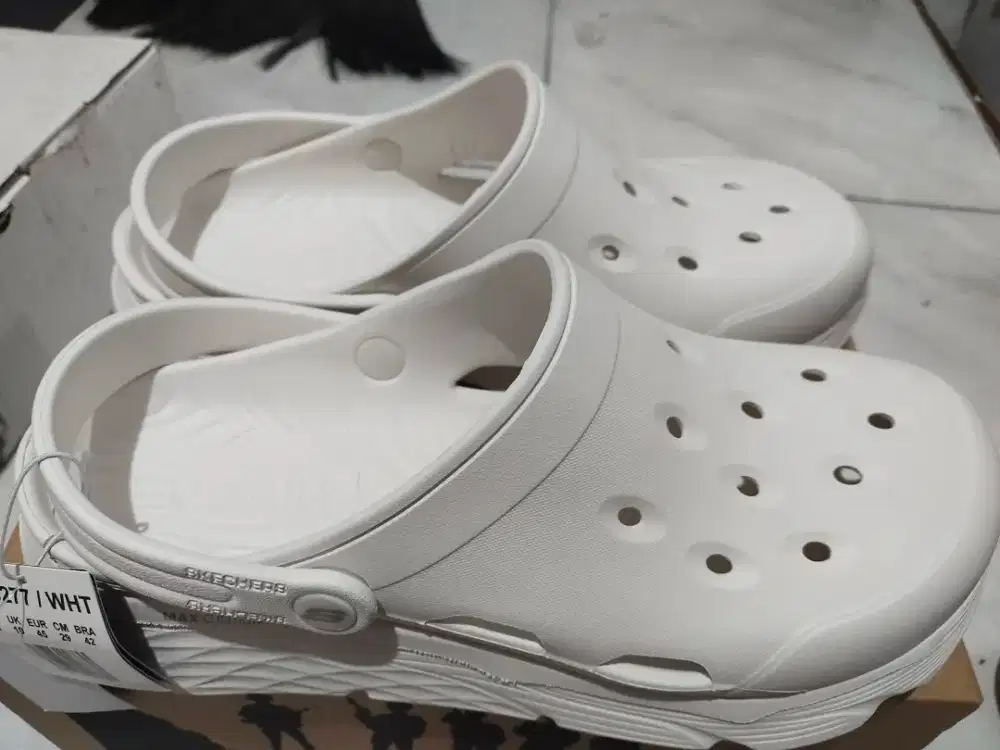 Sandal Skechers