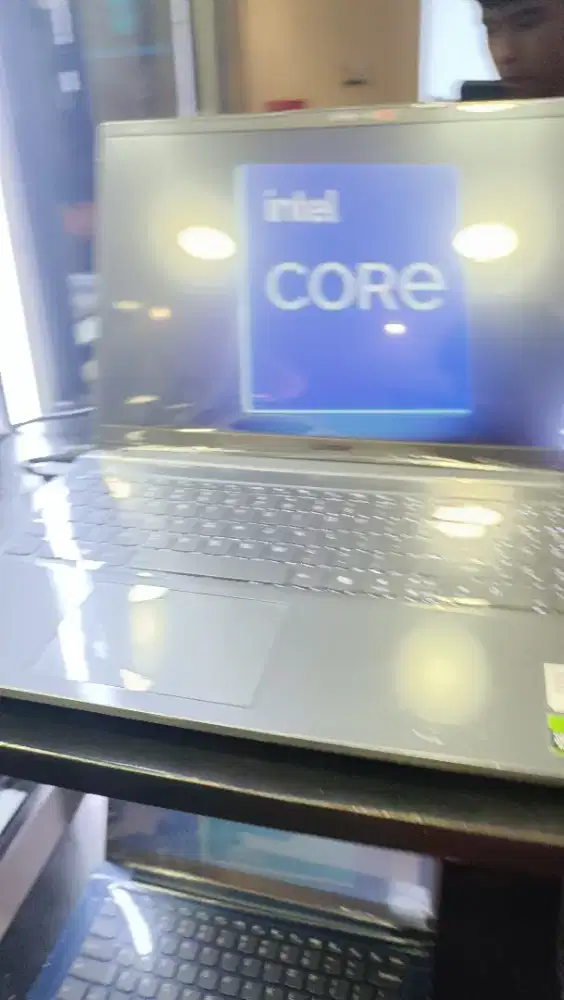 LAPTOP LENOVO LOQ ESSENTIAL 15 INTEL CORE5 DENGAN CICILAN HOME CREDIT