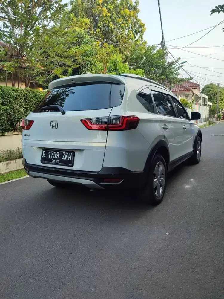 Honda BRV E cvt at metik tahun 2022 putih nopol ganjil jakarta