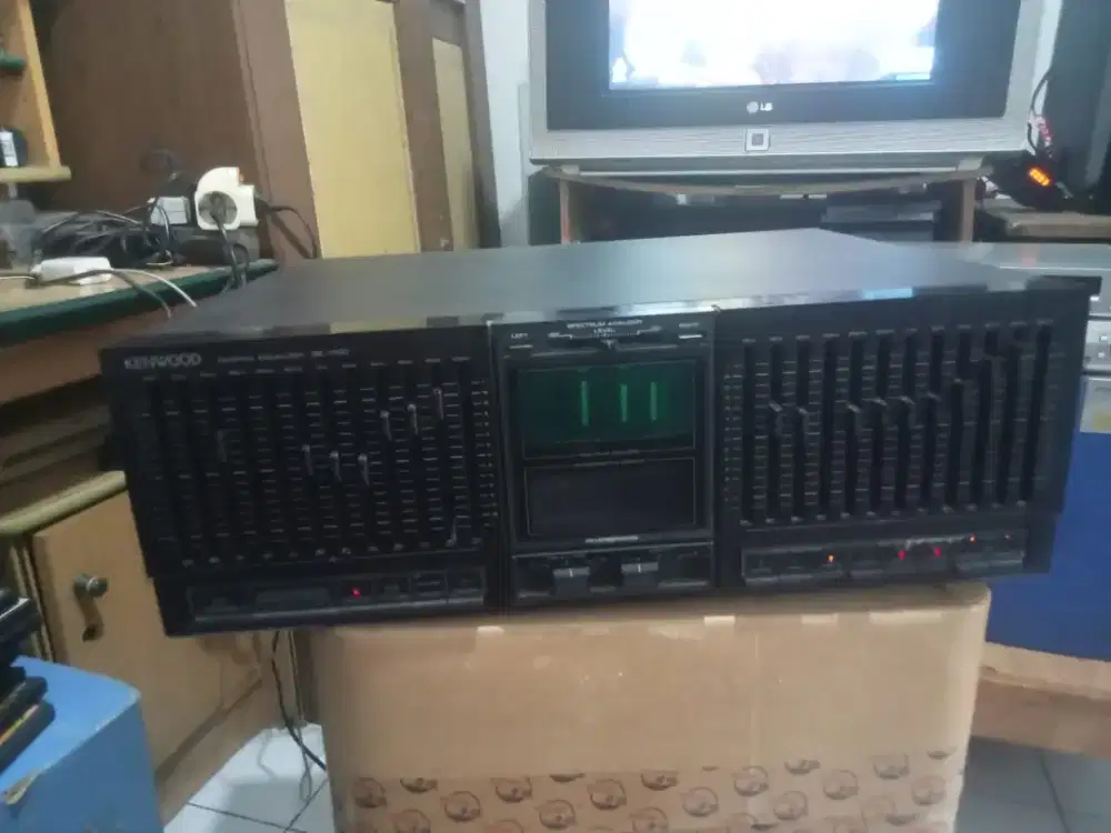 Equalizer Kenwood seri tinggi