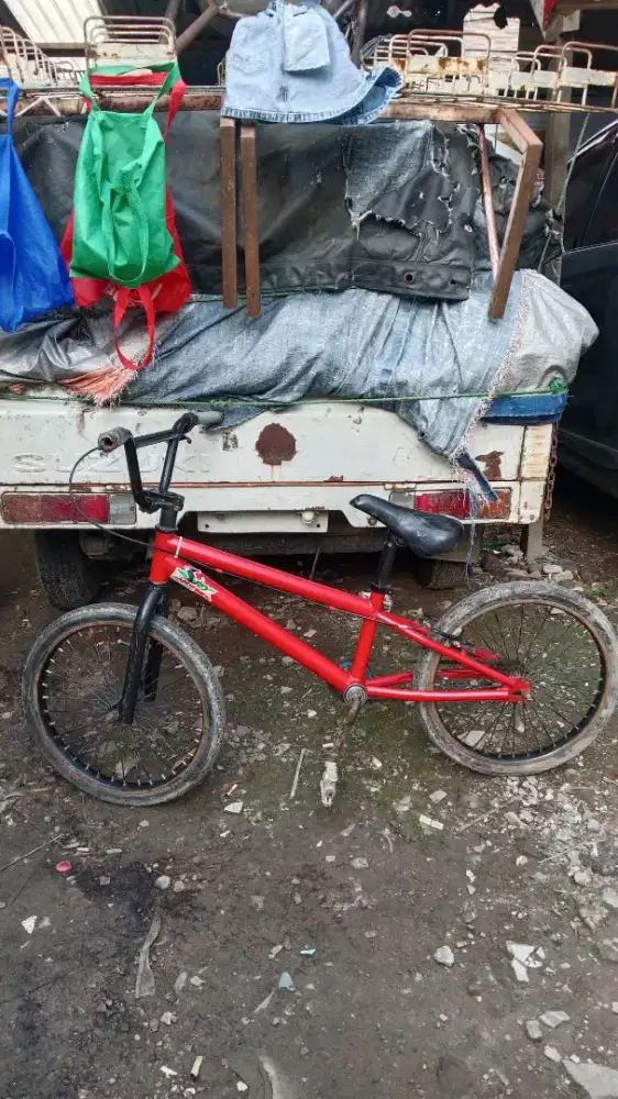 D jual sepeda BMX merk senator uk 20 msh layak pakai harga nego