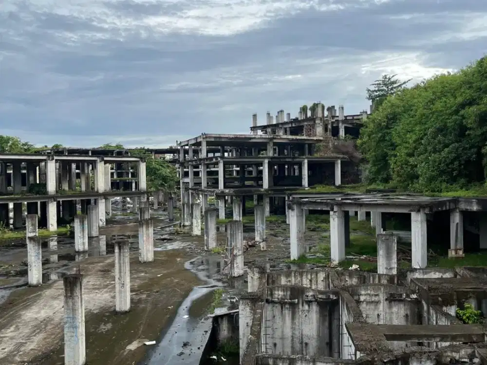 DIJUAL 1 BIDANG TANAH + BANGUNAN LUAS 32300 M2 DI JIMBARAN, BADUNG