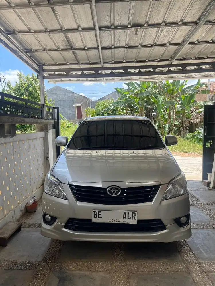 Kijang Innova Diesel G Matic 2012