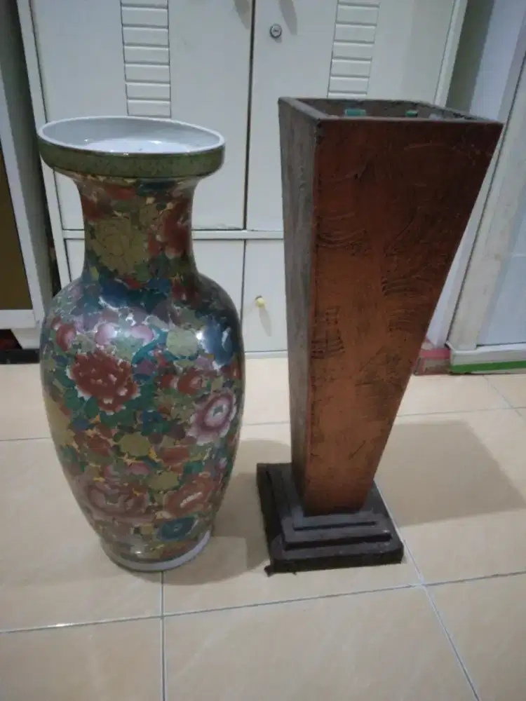 Pajangan keramik / kayu