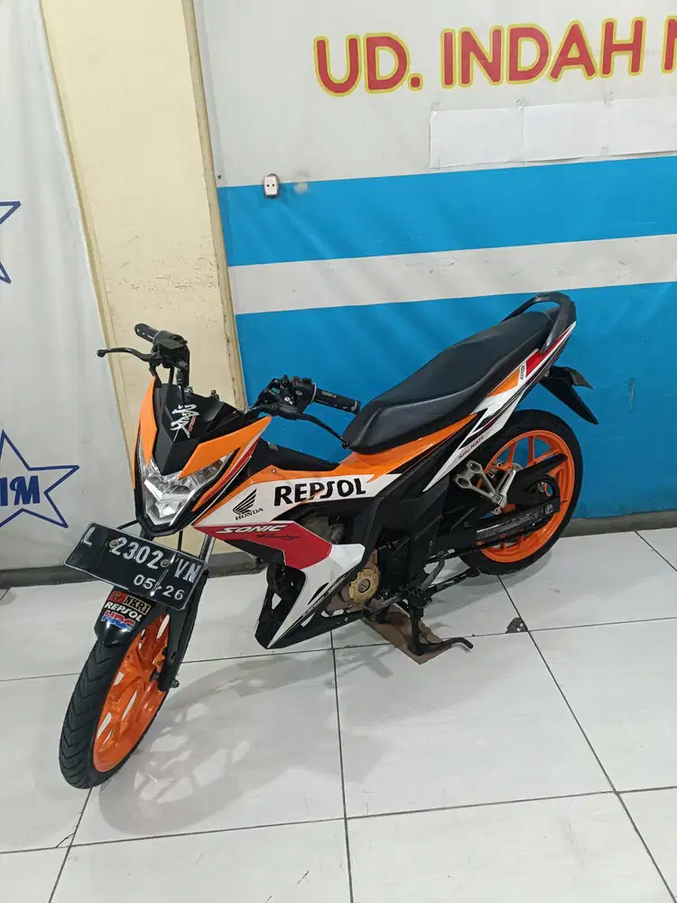 Orange REPSOL HONDA SONIC 150 2016 TIDAK BISA KREDIT TAHUN TUA