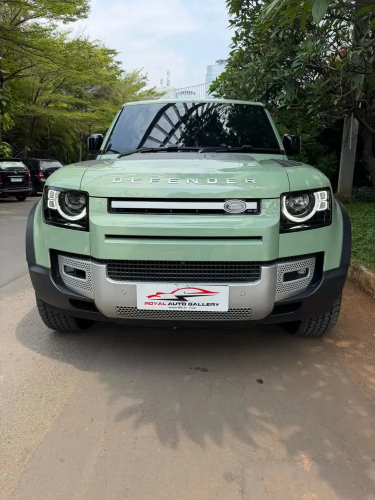 Defender 75th aniversary
Green on black
2023