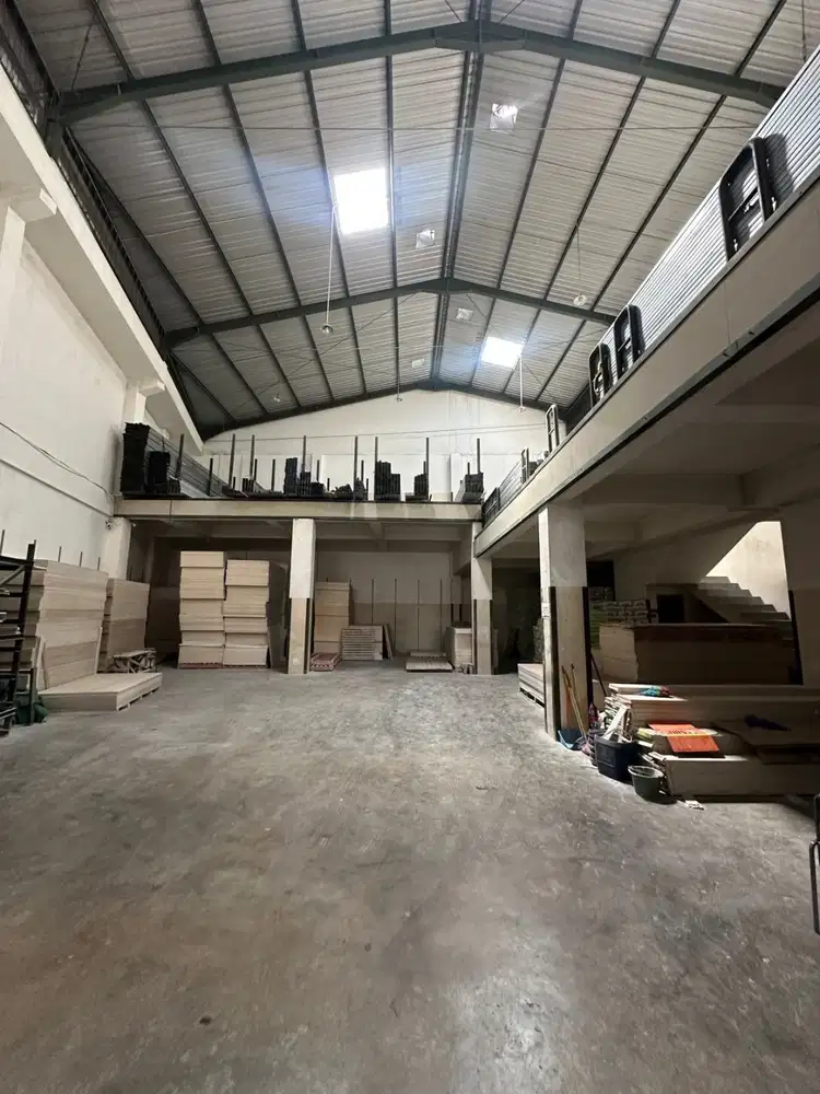 DIJUAL GUDANG DAN OFFICE DI RAYA KENJERAN! LOKASI DEKAT PAKUWON CITY!