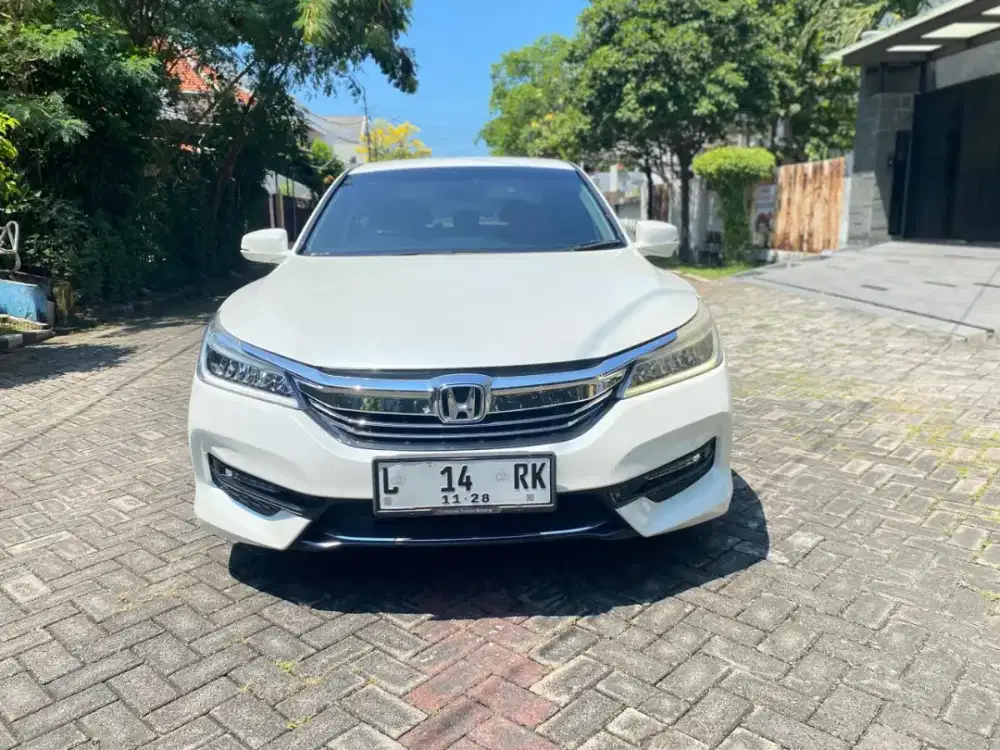 Honda Accord VTiL 2.4 At 2017 putih low KM