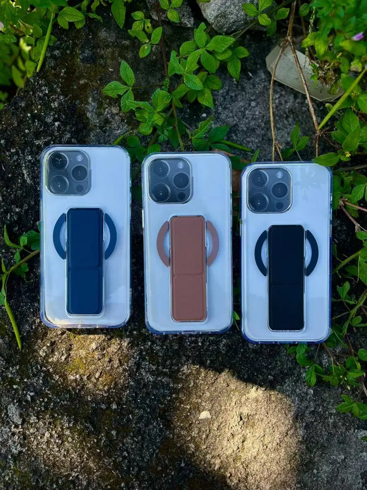 No Brandz Clear Magsafe Grip Case iPhone 15 Pro Max