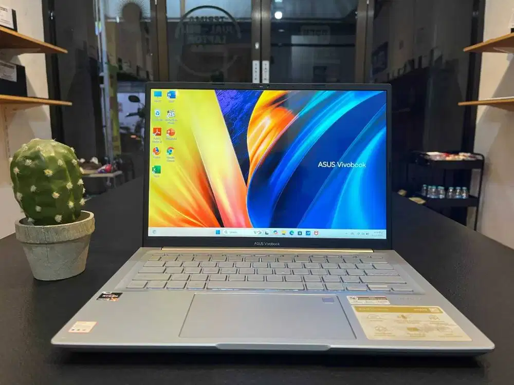 ASUS VIVOBOOK M1403QA // RAM16 // SSD512 // BACKLIT