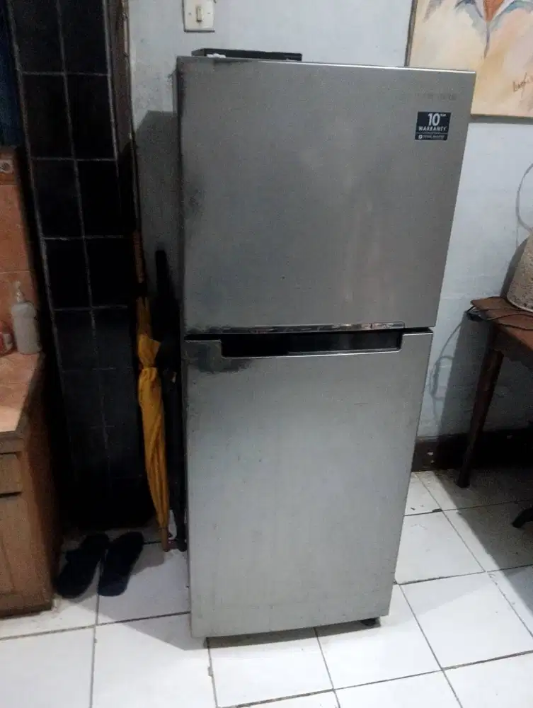 Dijual Kulkas Samsung 2 Pintu kondisi baik dsn Dingin