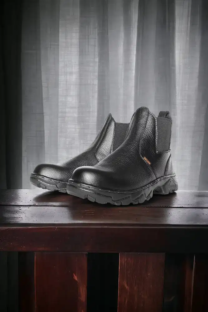 Harga miring Sepatu safety untuk kerja berat Bengkulu