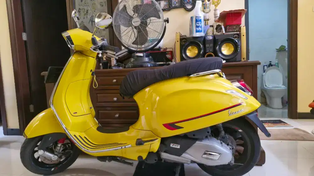 Jual motor vespa sprint simpanan jarang pakai