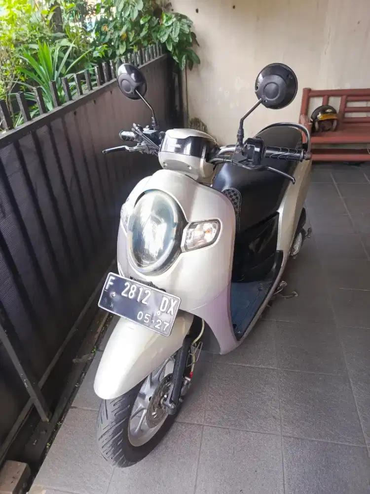 Scoopy ESp donut 2017 plat F kota