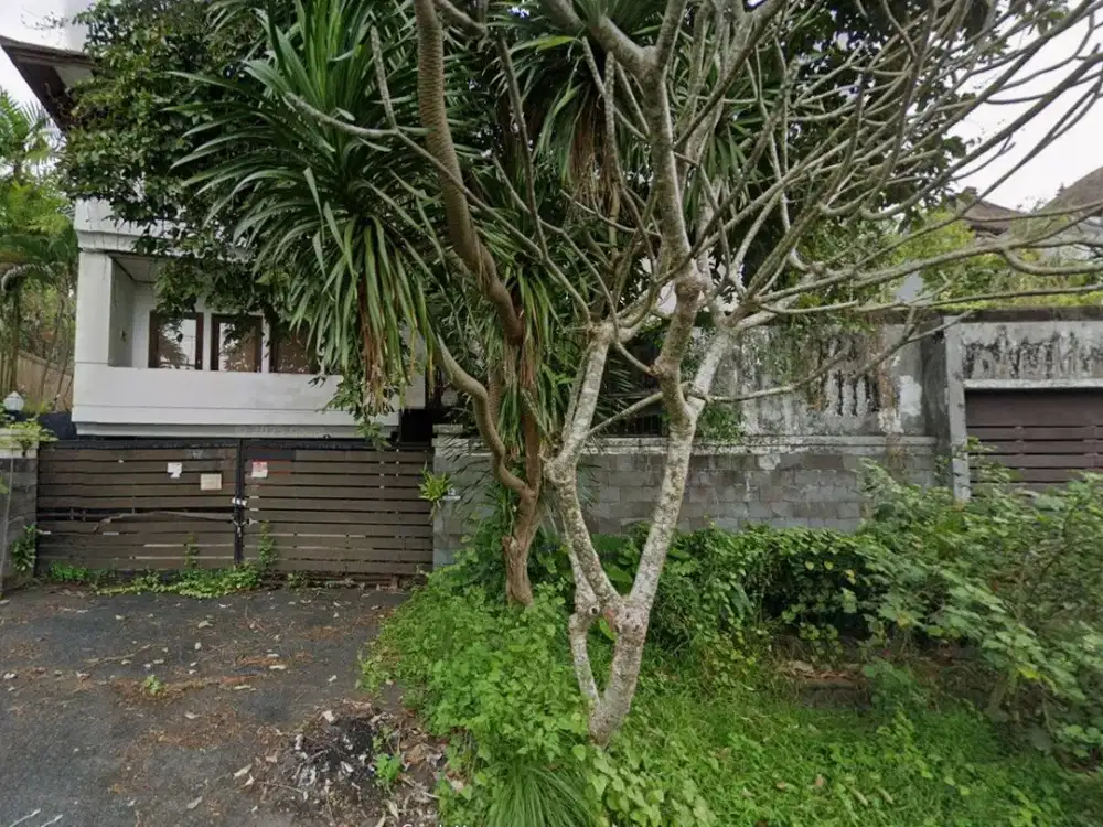 DIJUAL 1 BIDANG TANAH + BANGUNAN LUAS 946 M2 DI BENOA, BADUNG