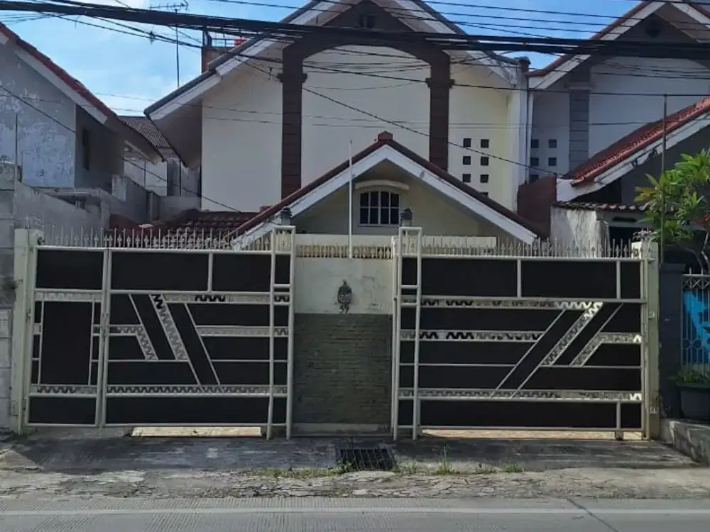 Rumah 1,5 Lantai ,Furnished lokasi Ok ,harga Nego di Semper Barat