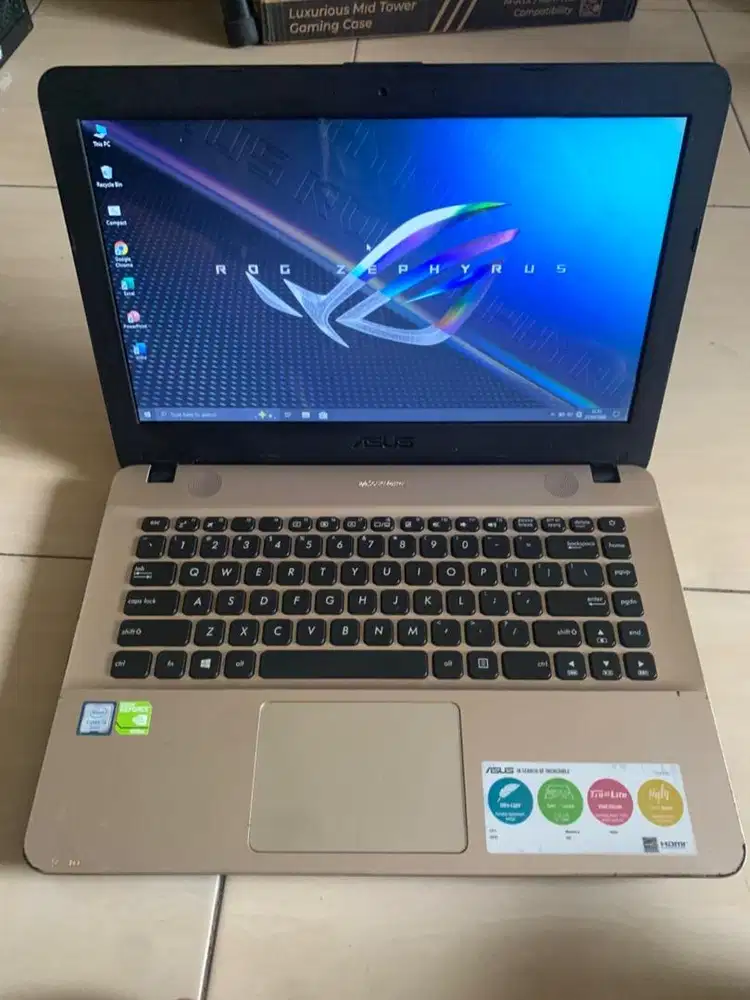Laptop Asus core i3 ram 8