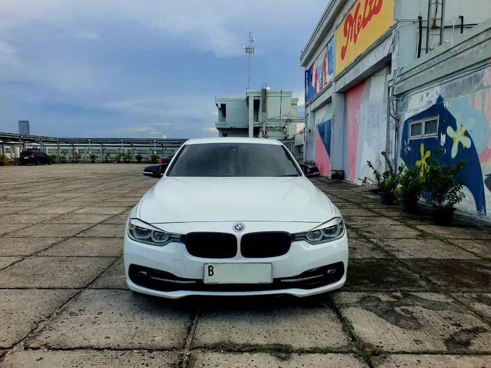 BMW 320I F30 DIGITAL LCI FACELIFT 2.0 AT THN 2017/18