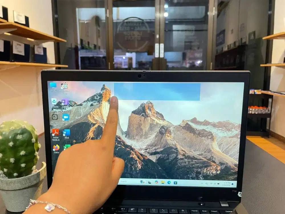 LENOVO THINKPAD T14 // CORE i5GEN11 // INTEL IRIS // TOUCHSCREEN
