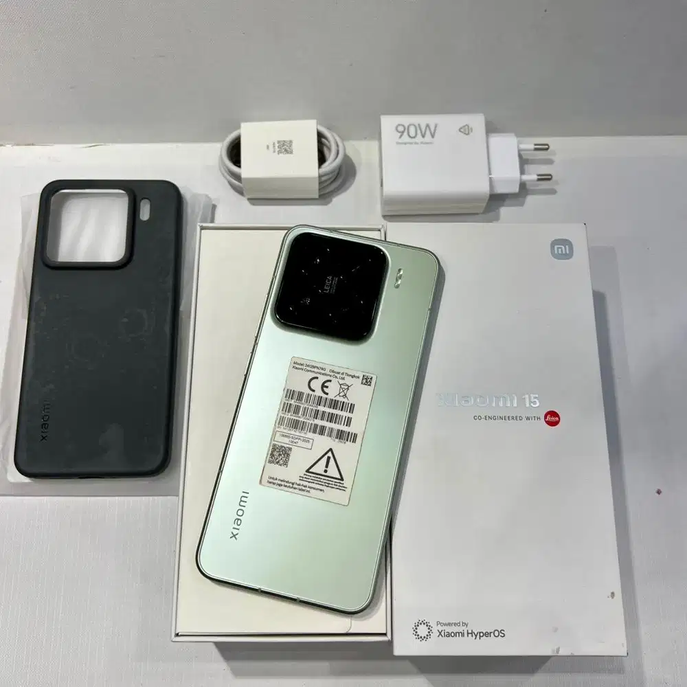 xiaomi 15 12/256gb mulus like new garansi on maret 2027 aksesoris fres