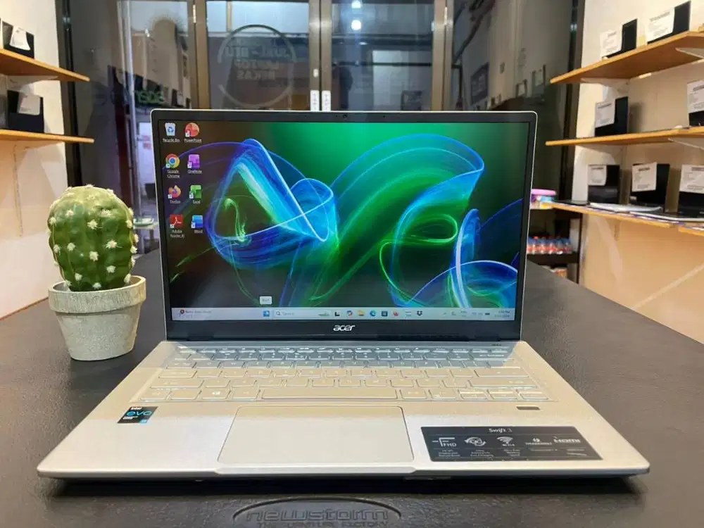 ACER SWIFT SF314-511 //SSD 512 // INTEL IRIS XE