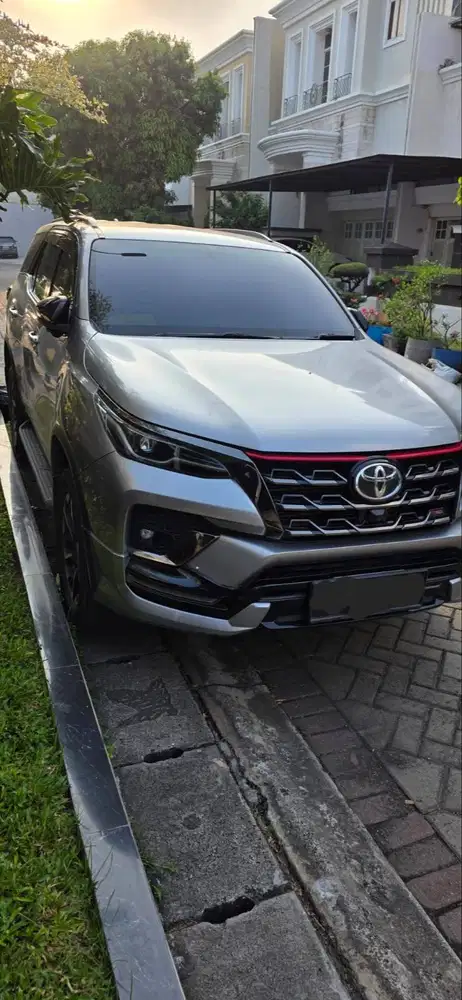 Dijual Toyota Fortuner TRD VRZ Diesel Tahun 2021. service record