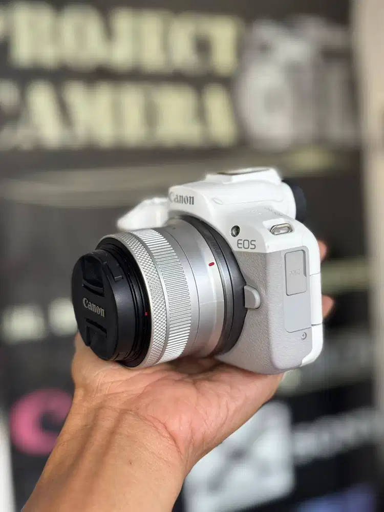 Canon EOS R50 Kit Mulus Bonus Tas dan Memory