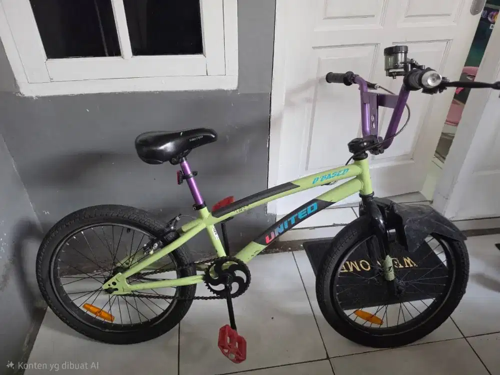 SEPEDA BMX UNITED