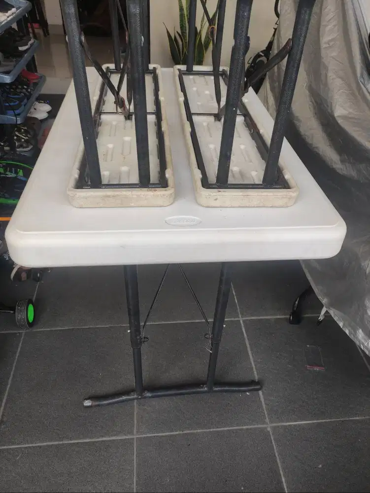 MEJA LIPAT merk KRISBOW