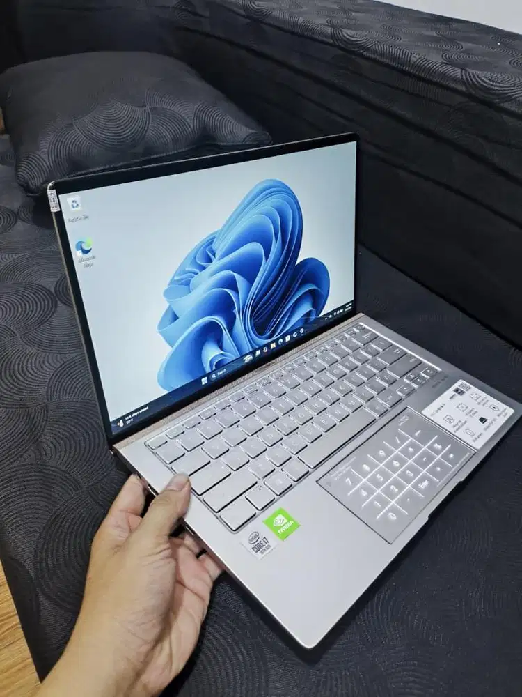 Asus Zenbook 14 Core i7 Ram 16/512gb Ssd Dual Vga Siap PakaiCOD