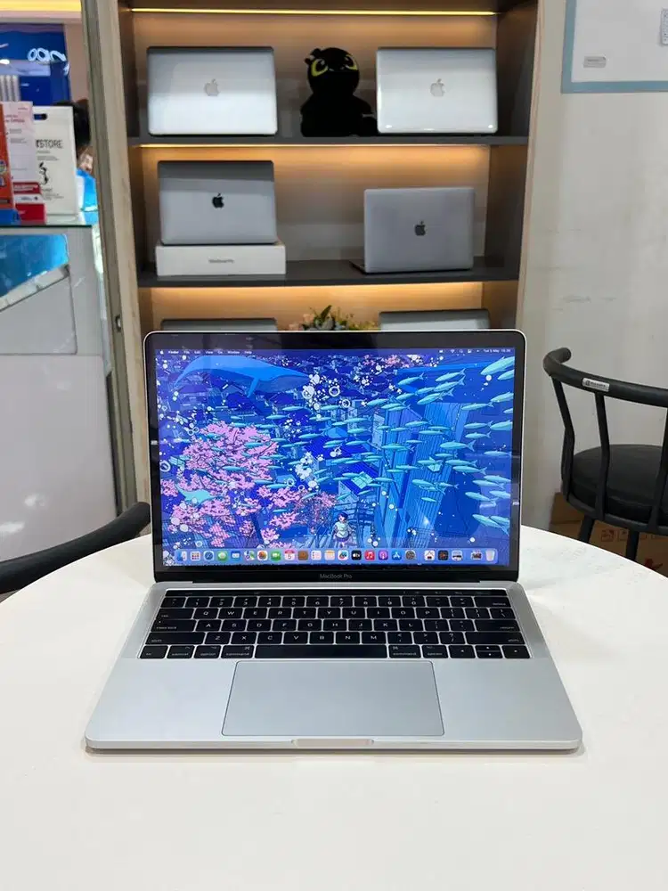 MacBook Pro Touchbar 2017 i5/8/256GB