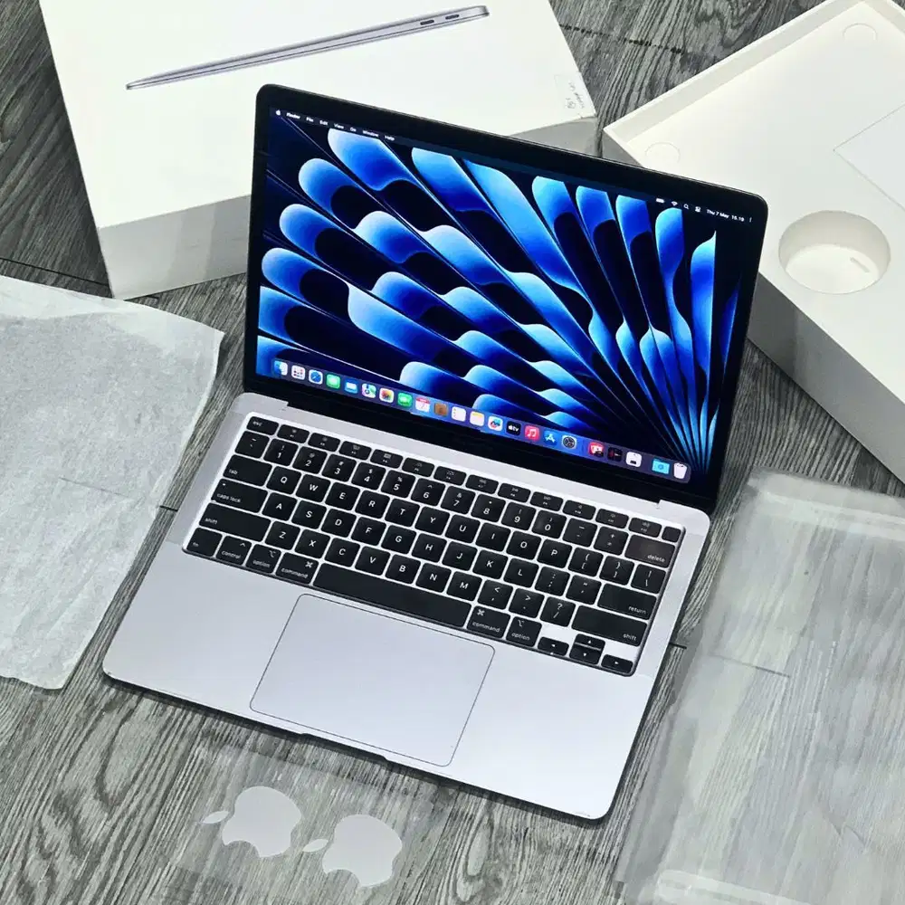 EX IBOX MACBOOK AIR 2020 8GB/256GB MURAH