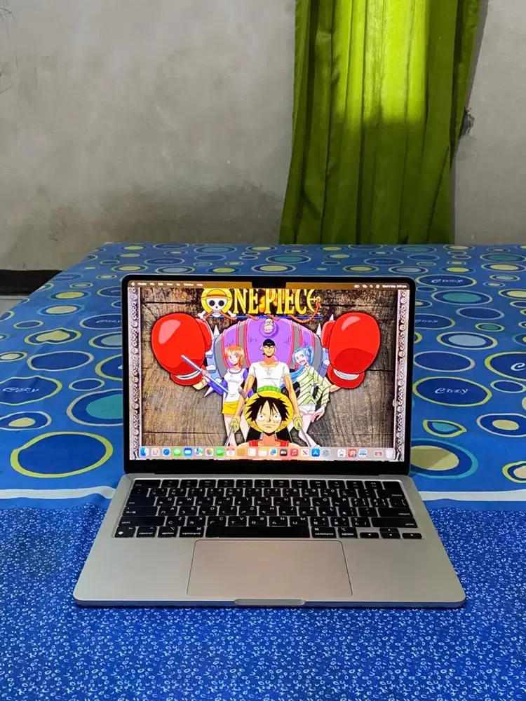MacBook Air M2 8/256GB