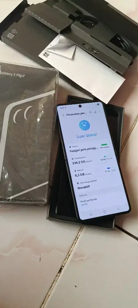 Samsung Flip 7 Hitam 12/256 Like new On Garansi