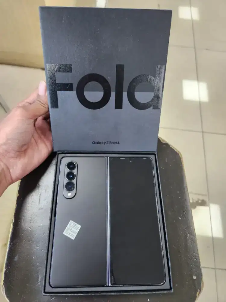 Samsung Z fold 4 5G ram 12/256 resmi sein