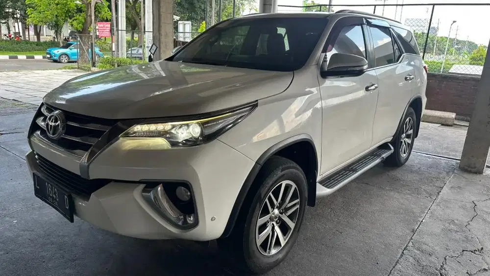 Fortuner VRZ 4x2 matic 2016 km133 plate L pribadi tangan pertama