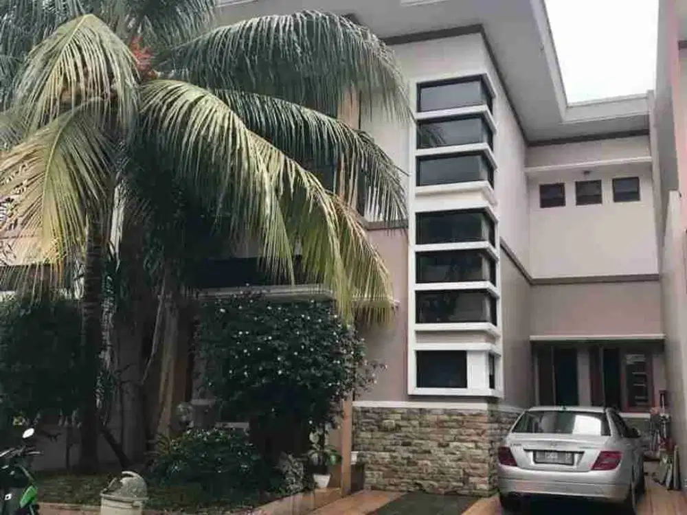 Rumah Tropis Dalam Townhouse Di Kebagusan Jagakarsa
