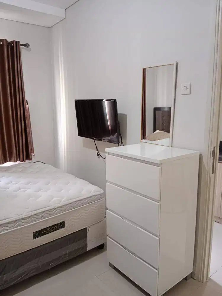Disewakan 1 Bedrooms Funrish Murah, Apartemen Madison Park samping Cp