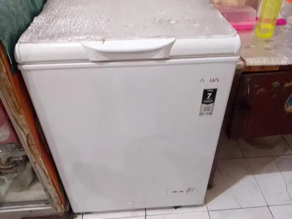 Menjual frezer  dr harga 2  juta lebih di jual 1.500.00